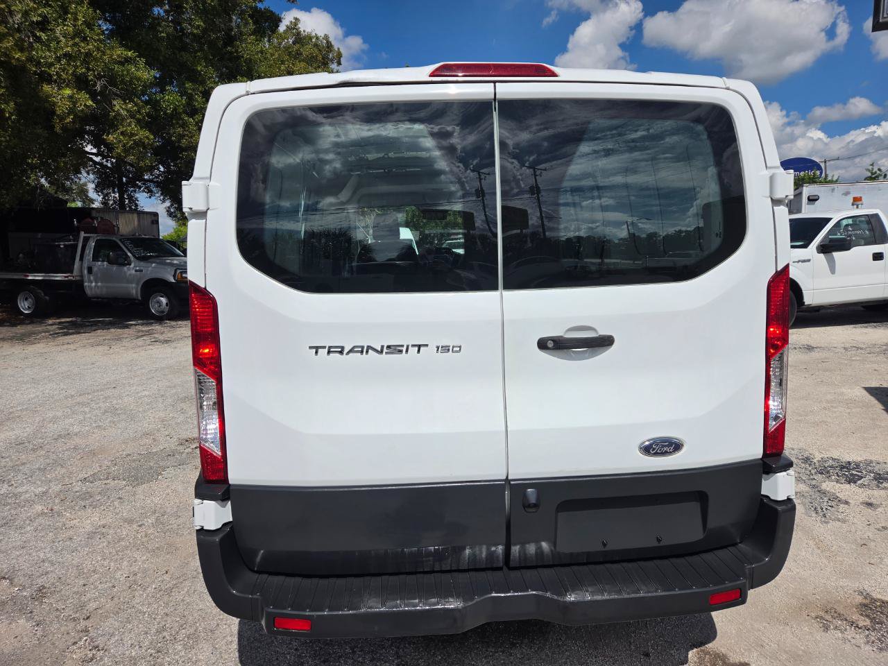Used 2018 Ford Transit 150 130 Low Roof RWD image 5