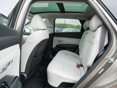 Used 2026 Hyundai Tucson Limited AWD/4WD image 16