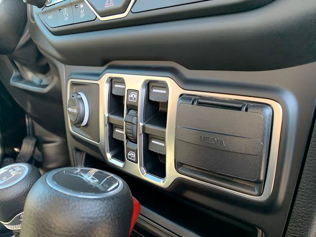 Used 2023 Jeep Gladiator Sport AWD/4WD image 59