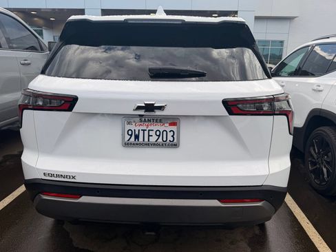 Used 2025 Chevrolet Equinox LT FWD image 5