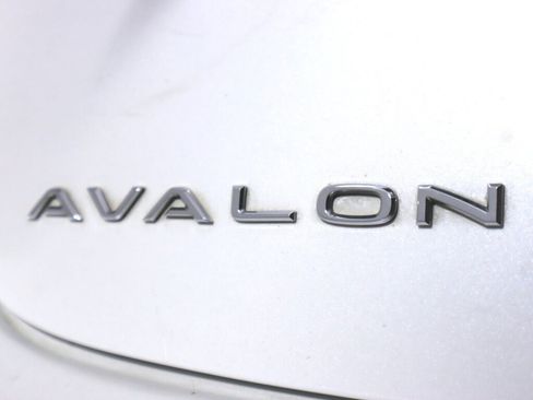 Used 2015 Toyota Avalon Limited FWD image 40