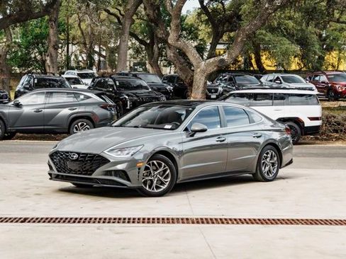 Used 2020 Hyundai Sonata SEL image 2