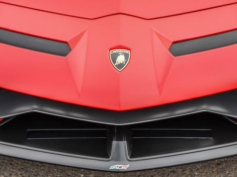 Used 2019 Lamborghini Aventador SVJ AWD/4WD image 33