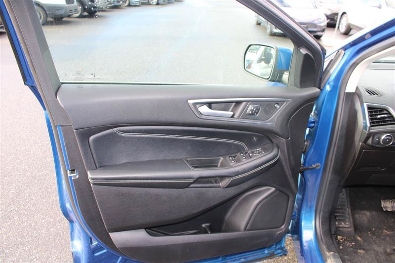 Used 2022 Ford Edge Titanium w/ Equipment Group 301A AWD/4WD image 11