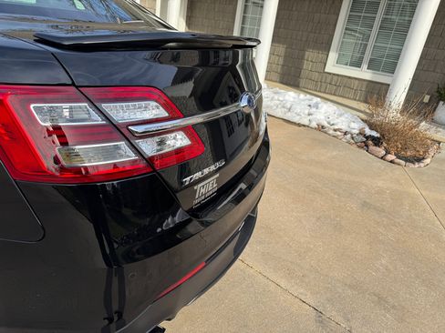 Used 2017 Ford Taurus SHO image 37