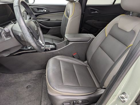 Used 2024 Chevrolet Trax ACTIV w/ Sunroof Package image 5