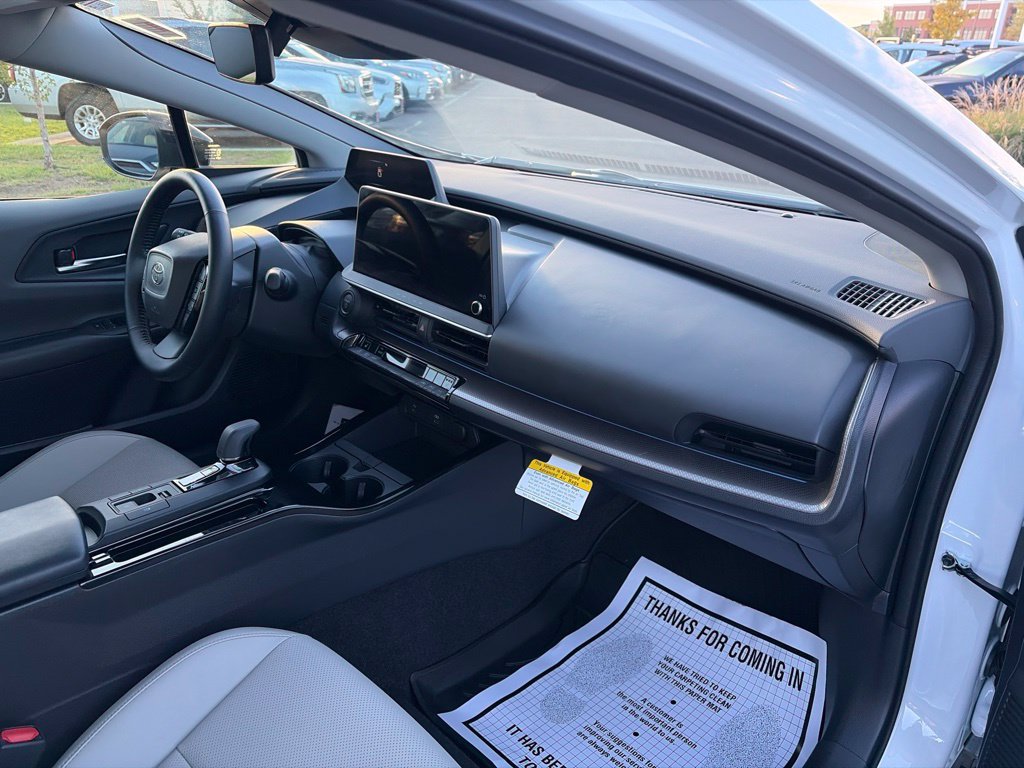 Used 2026 Toyota Prius XLE AWD/4WD image 14