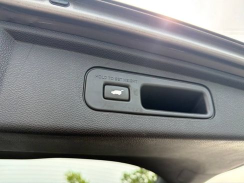 Certified 2022 Honda Odyssey Touring image 23