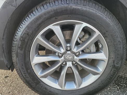 Used 2018 Hyundai Santa Fe SE image 25