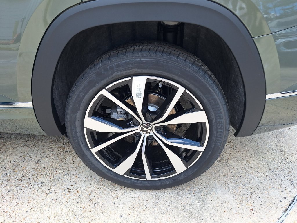 Used 2026 Volkswagen Atlas SEL Premium R-Line AWD/4WD image 17