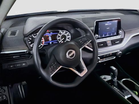Used 2023 Nissan Altima 2.5 SV FWD image 18