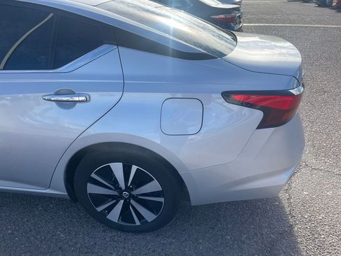 Used 2022 Nissan Altima 2.5 SV FWD image 7