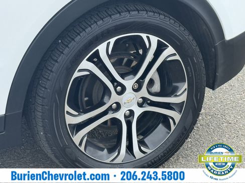 Used 2019 Chevrolet Bolt Premier w/ Infotainment Package image 26