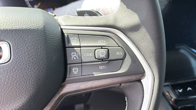 New 2027 Jeep Grand Cherokee Limited AWD/4WD image 14