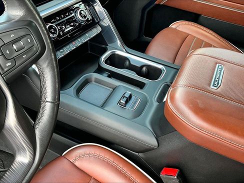 Used 2024 GMC Sierra 2500 Denali Ultimate AWD/4WD image 16
