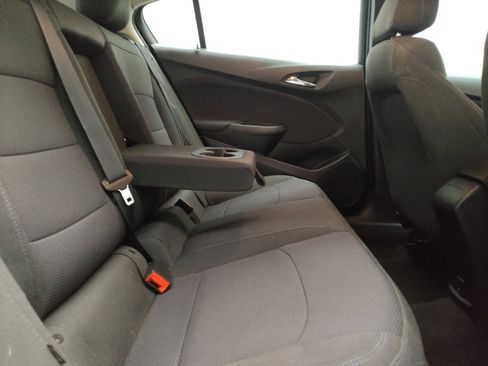 Used 2018 Chevrolet Cruze LT w/ Convenience Package FWD image 19