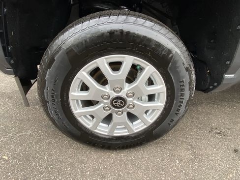 Certified 2025 Toyota Tacoma SR5 image 17