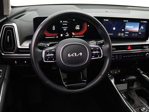 Used 2024 Kia Sorento S w/ Panoramic Sunroof Package FWD image 12