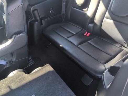 Used 2020 Ford Explorer Limited image 29