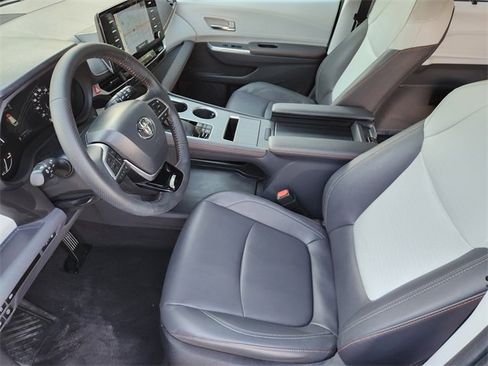 Certified 2023 Toyota Sienna XSE image 9