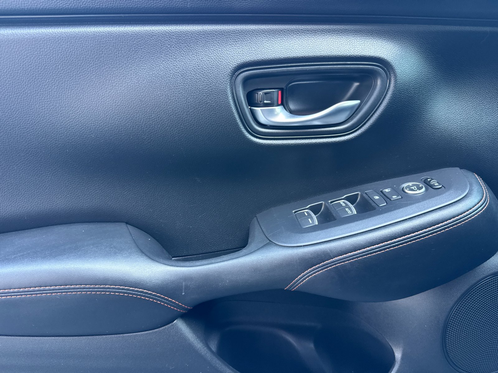 Used 2025 Honda HR-V Sport image 10