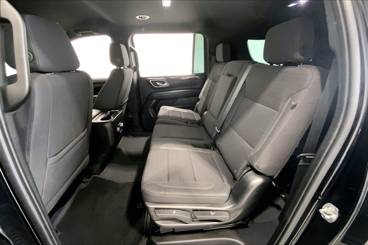 Used 2022 GMC Yukon XL SLE w/ Gmc Pro Safety Plus Package RWD image 19