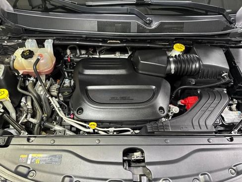 Used 2022 Chrysler Voyager LX FWD image 8