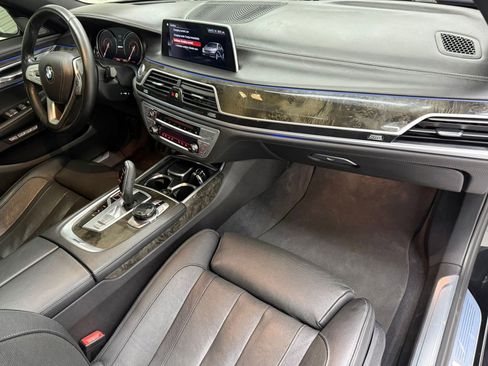 Used 2018 BMW 740e xDrive image 35