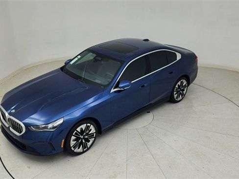 Used 2025 BMW 540i xDrive image 77