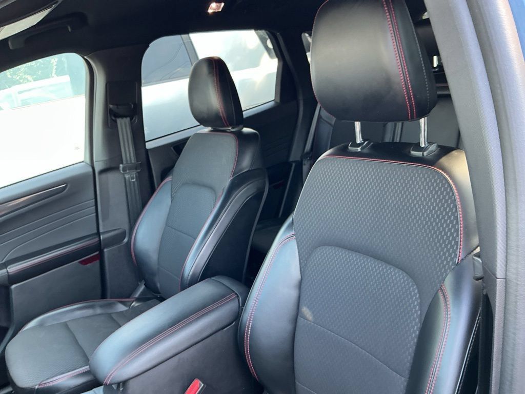 Used 2024 Ford Escape ST-Line w/ Tech Pack #1 FWD image 12