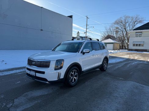 Used 2020 Kia Telluride EX w/ Towing Package image 3