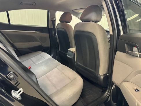 Used 2019 Hyundai Elantra SEL image 21