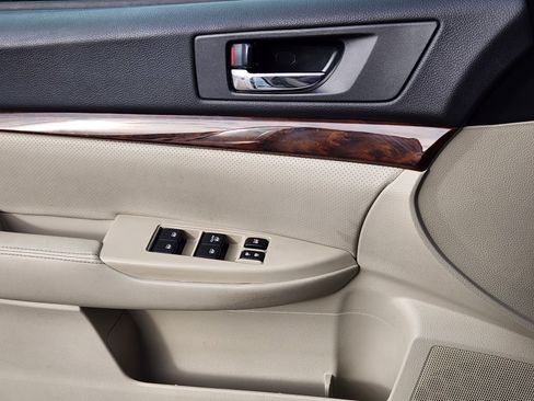 Used 2014 Subaru Legacy 2.5i Limited image 7