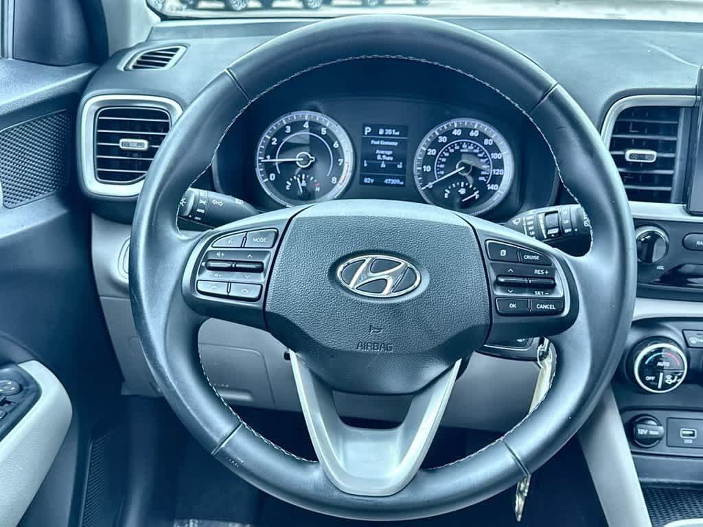 Used 2021 Hyundai Venue SEL FWD image 15