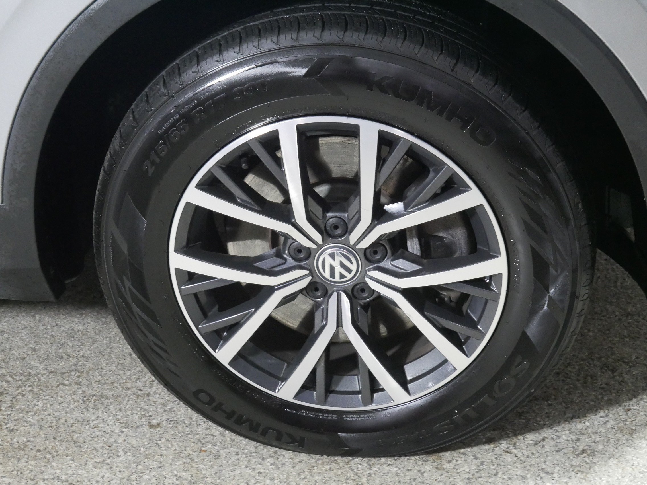 Used 2019 Volkswagen Tiguan SE AWD/4WD image 15