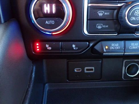 Used 2022 Chevrolet Tahoe LT w/ LT Signature Package image 23