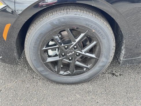 New 2026 Kia K5 LXS image 9