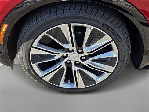 New 2025 Cadillac Lyriq Luxury image 8