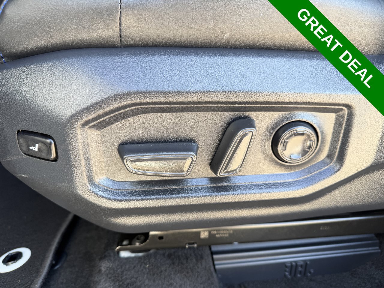 Used 2025 Toyota Tundra Platinum AWD/4WD image 21