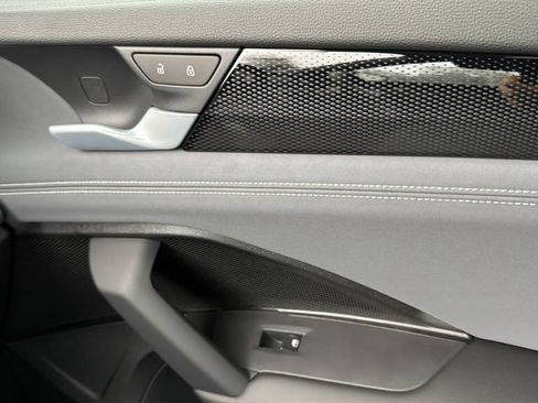 New 2026 Volkswagen Tiguan SE R-Line FWD image 13