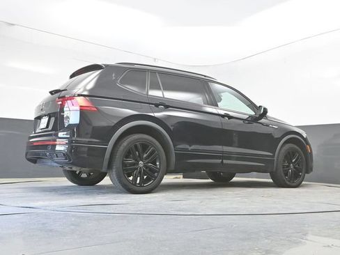 Used 2022 Volkswagen Tiguan SE R-Line AWD/4WD image 31