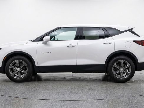 Used 2025 Chevrolet Blazer LT FWD image 5
