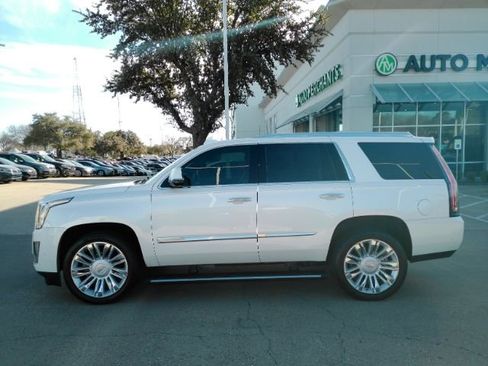 Used 2019 Cadillac Escalade Platinum image 15