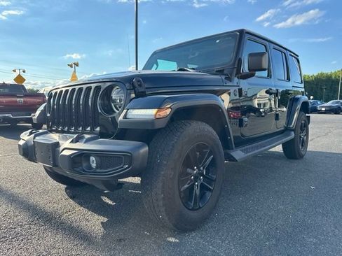 Used 2022 Jeep Wrangler Unlimited Sahara AWD/4WD image 16