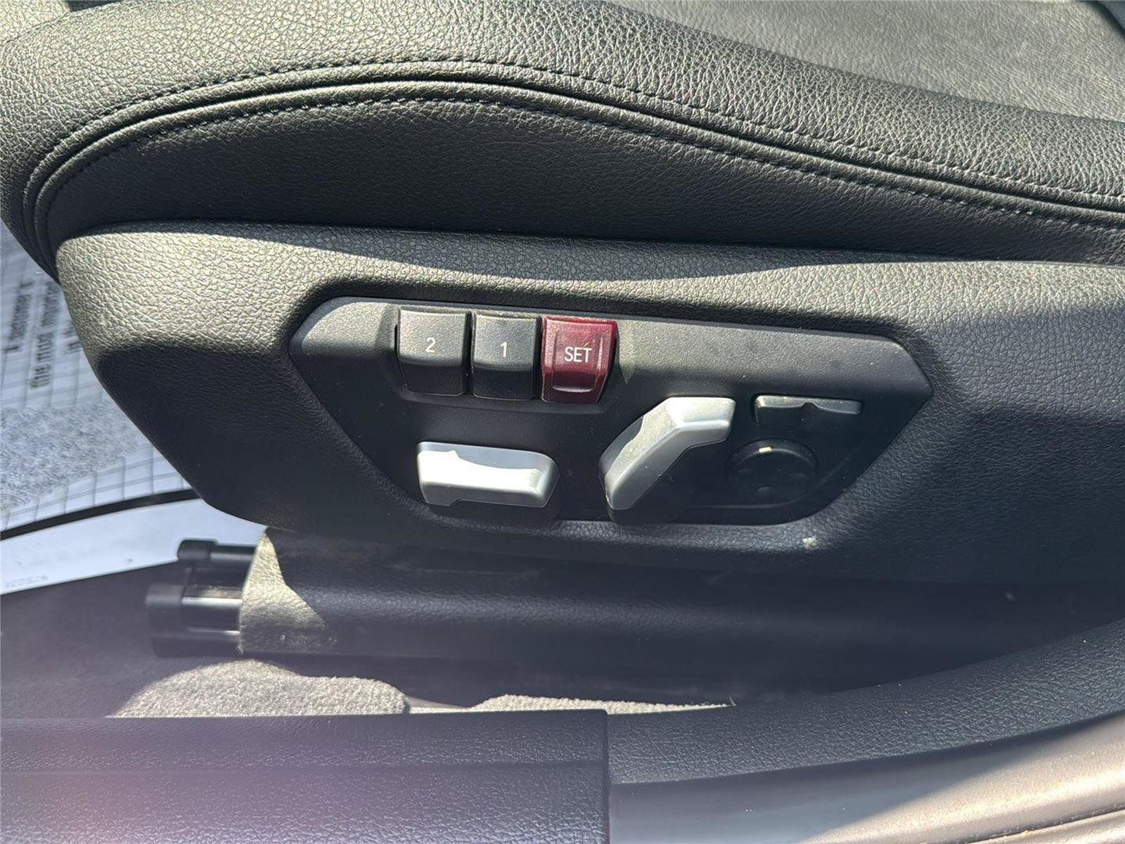 Used 2018 BMW 328d Sedan RWD image 16