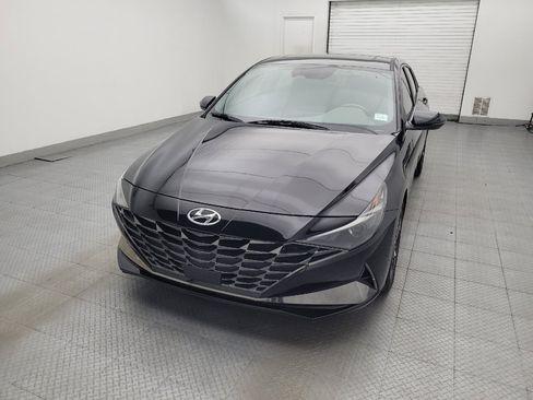 Used 2021 Hyundai Elantra SEL w/ Convenience + Premium Package FWD image 15