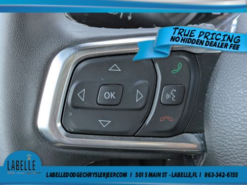 Used 2025 Jeep Wrangler Unlimited Sahara w/ Safety Group AWD/4WD image 18