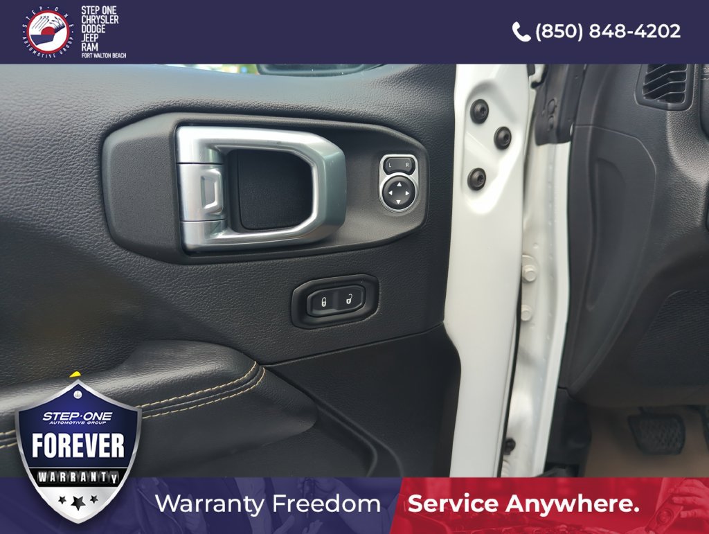 Used 2022 Jeep Gladiator Overland w/ Popular Equipment Package AWD/4WD image 18