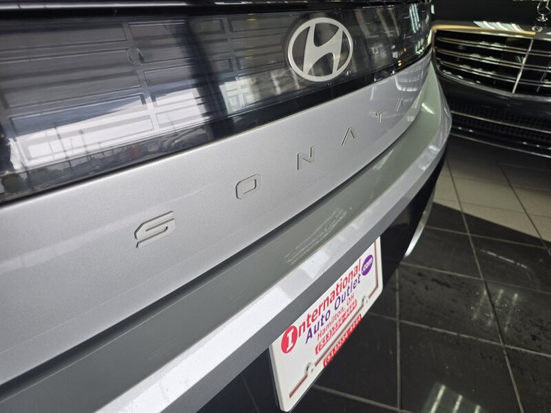 Used 2025 Hyundai Sonata SEL FWD image 28