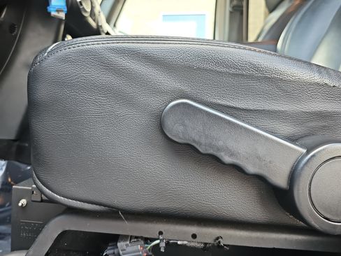 Used 2015 Jeep Wrangler Unlimited Sahara w/ Dual Top Group image 24